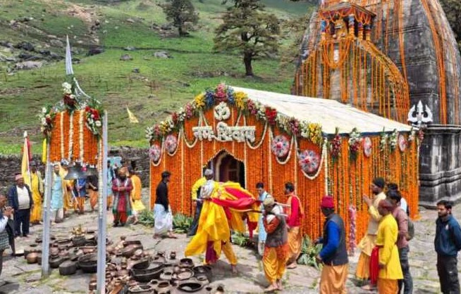 ग्रीष्मकालीन दर्शन के लिए मदमहेश्वर के कपाट खुले, भव्य सजावट और भक्तिमय माहौल में डूबा धाम