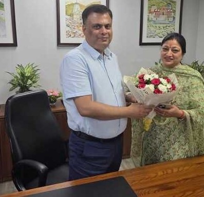 देहरादून में हुई महत्वपूर्ण बैठक: मुनि की रेती की अधूरी योजनाओं और भविष्य के प्रोजेक्ट्स पर हुआ संवाद