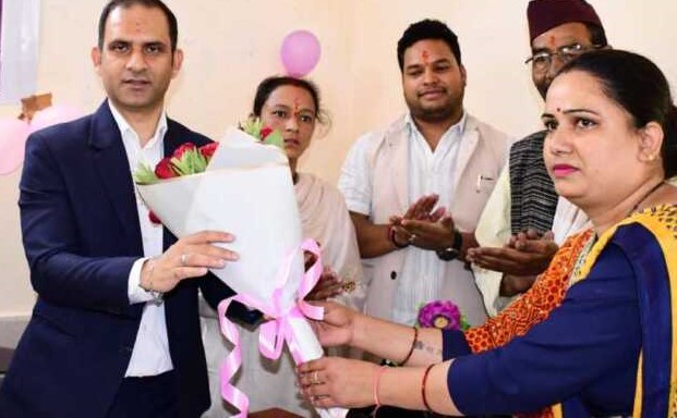 बागेश्वर: विकास भवन में स्वयं सहायता समूह की महिलाओं द्वारा संचालित कैंटीन का उद्घाटन