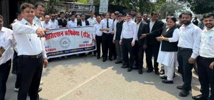UCC और ऑनलाइन रजिस्ट्री के विरोध में देहरादून में वकीलों का जबरदस्त प्रदर्शन