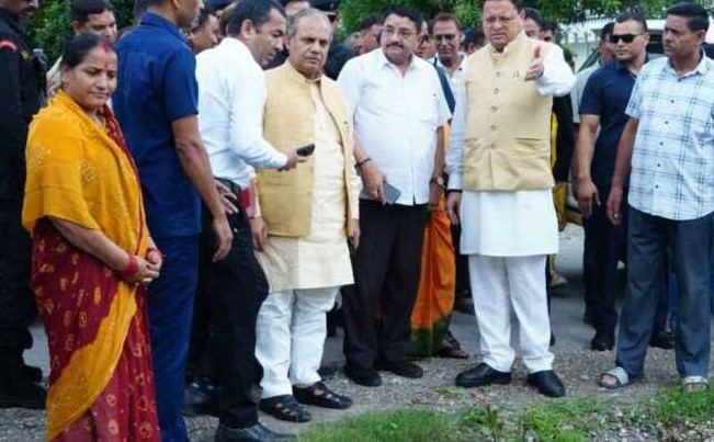 रायपुर में जलभराव से जूझ रहे निवासियों को मुख्यमंत्री ने दिए तुरंत राहत के आश्वासन