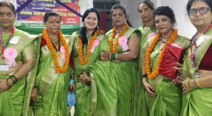 संभ्रांत महिलाओं ने दुर्गा मंदिर में धूमधाम से मनाई हरियाली तीज
