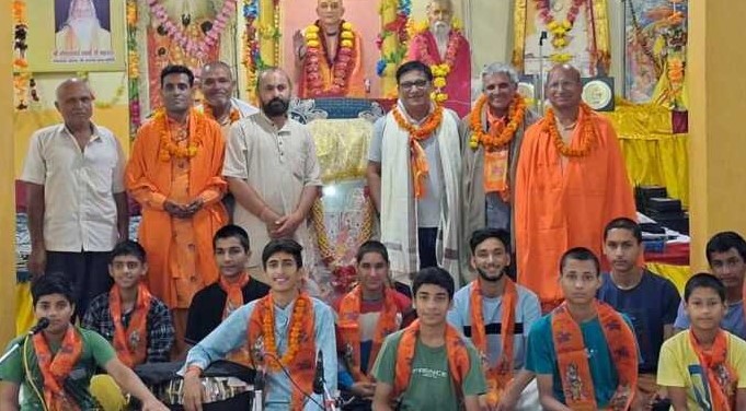 तुलसी मानस मंदिर में गढ़वाली संध्या का जलवा, युवाओं ने बटोरी खूब तालियाँ