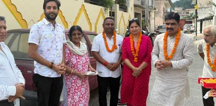 ऋषिकेश: गंगानगर के वार्ड 19 में गली निर्माण का हुआ शिलान्यास, महापौर ने गुणवत्ता के दिए निर्देश।