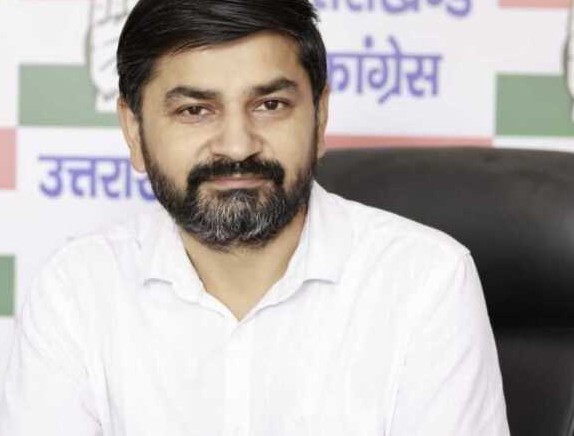 कांग्रेस नेता मोहित उनियाल का हमला, कहा- ‘गब्बर सिंह टैक्स’ से हुए नुकसान की भरपाई करे डोईवाला विधायक।