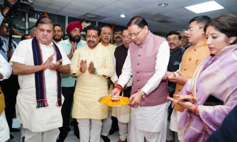 मुख्यमंत्री धामी ने भाजपा के दीपावली मिलन समारोह में की शिरकत, ‘वोकल फॉर लोकल’ का किया आह्वान