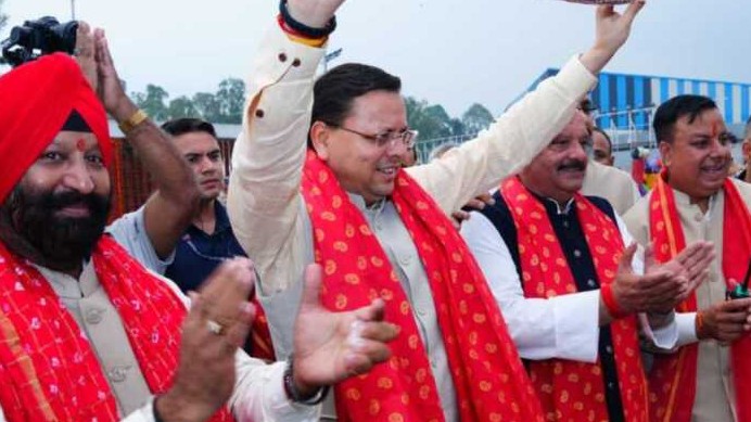 देहरादून में रावण दहन के मौके पर सीएम धामी का संबोधन, प्रदेशवासियों को दी विजयादशमी की बधाई