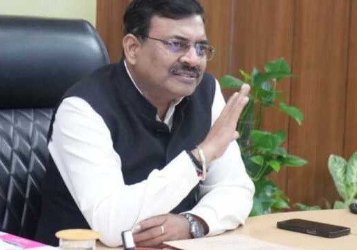 सड़क सुरक्षा पर सख़्ती: रेड लाइट जंप करने वालों का लाइसेंस होगा तीन महीने के लिए निलंबित