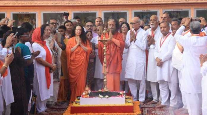 परमार्थ निकेतन में तीन दिवसीय योग शिविर का शुभारंभ, स्वामी चिदानंद सरस्वती ने कहा- योग जीवन का उत्सव है