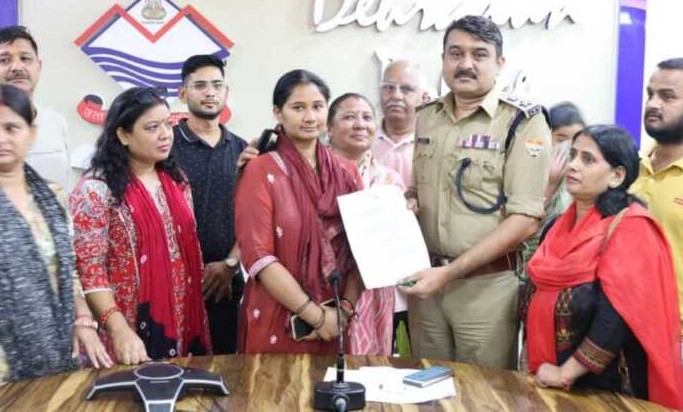 एलयूसीसी के बाद अब तीन कंपनियों ने मचाया तहलका, निवेशकों की करोड़ों रुपये लेकर हुए फरार