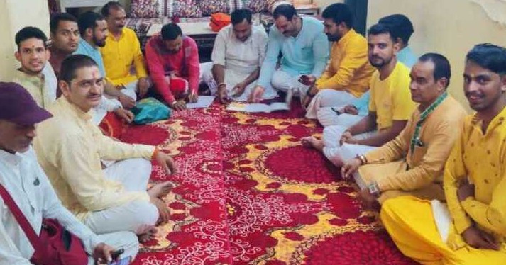 ऋषिकेश: कांग्रेस कार्यकर्ताओं ने पुलिस के खिलाफ किया पुतला दहन