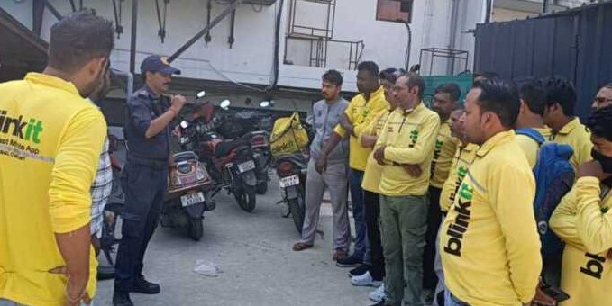 दीपावली में यातायात व्यवस्था को लेकर कोटद्वार पुलिस सख्त, डिलीवरी बॉयज से लेकर मॉल प्रबंधकों तक को दिए निर्देश