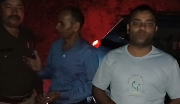 ऋषिकेश: रात के अंधेरे में घने जंगल से पुलिस ने फँसे पर्यटकों को कराया सुरक्षित बाहर