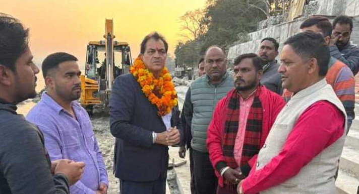 ऋषिकेश विधायक ने मीरा बेन वीरभद्र और शारदा पीठ घाट के निर्माण का किया निरीक्षण
