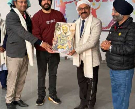 ऋषिकेश स्कूल में अल्पसंख्यक आयोग सदस्य ने संगीत विद्यार्थियों को किया सम्मानित, दिए सिरोपा