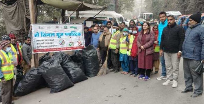 मुनि की रेती में चला विशेष सफाई अभियान, जंगल से दो क्विंटल सूखा कूड़ा हुआ एकत्र