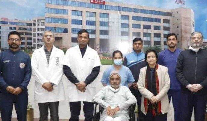 एम्स ऋषिकेश में टीईईआर तकनीक से 65 वर्षीय बुजुर्ग को मिला नया जीवन, हार्ट वाल्व लीकेज का हुआ इलाज
