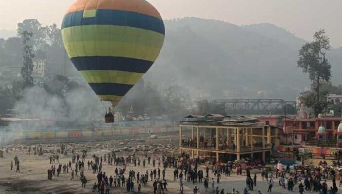 उत्तरायणी मेले में पहली बार हॉट एयर बैलून शो, पर्यटन को मिली नई ऊँचाई
