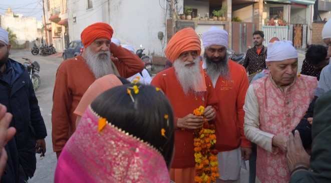 ऋषिकेश: निर्मल आश्रम के संतों ने कहा- शिक्षा व स्वास्थ्य के जरिए करें समाज सेवा, गरीबों के लिए खुलें स्कूल-अस्पताल