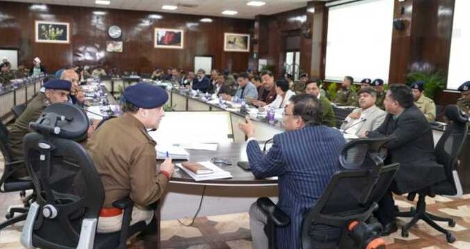 मुख्य सचिव ने गृह विभाग की समीक्षा की, कानून-व्यवस्था और नशा मुक्ति पर जोर