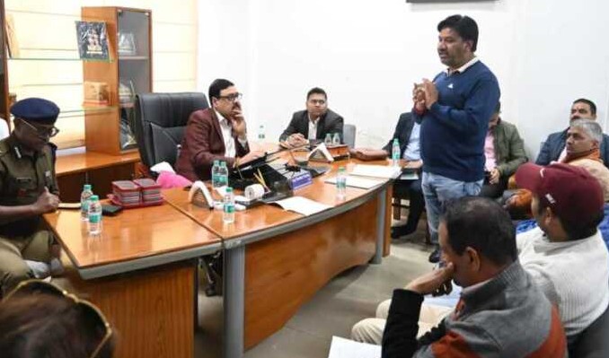 ऋषिकेश में चारधाम यात्रा 2026 की तैयारियां तेज, गढ़वाल आयुक्त ने स्टेकहोल्डर्स संग की अहम बैठक