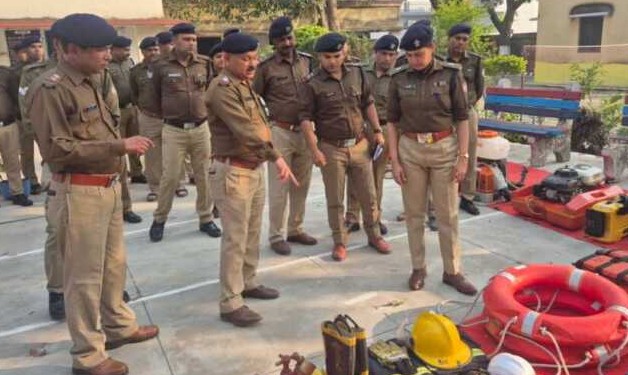 ऋषिकेश फायर स्टेशन का एसपी ने किया निरीक्षण, अग्निशमन वाहनों और उपकरणों का लिया जायजा