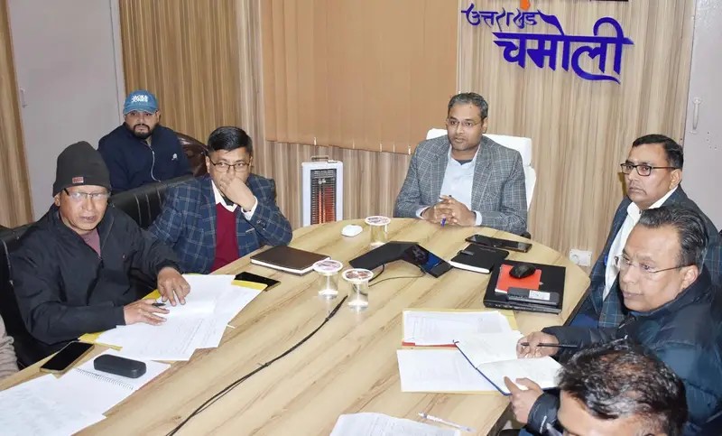 गैरसैंण में बजट सत्र की तैयारियों की समीक्षा, जिलाधिकारी ने दिए निर्देश