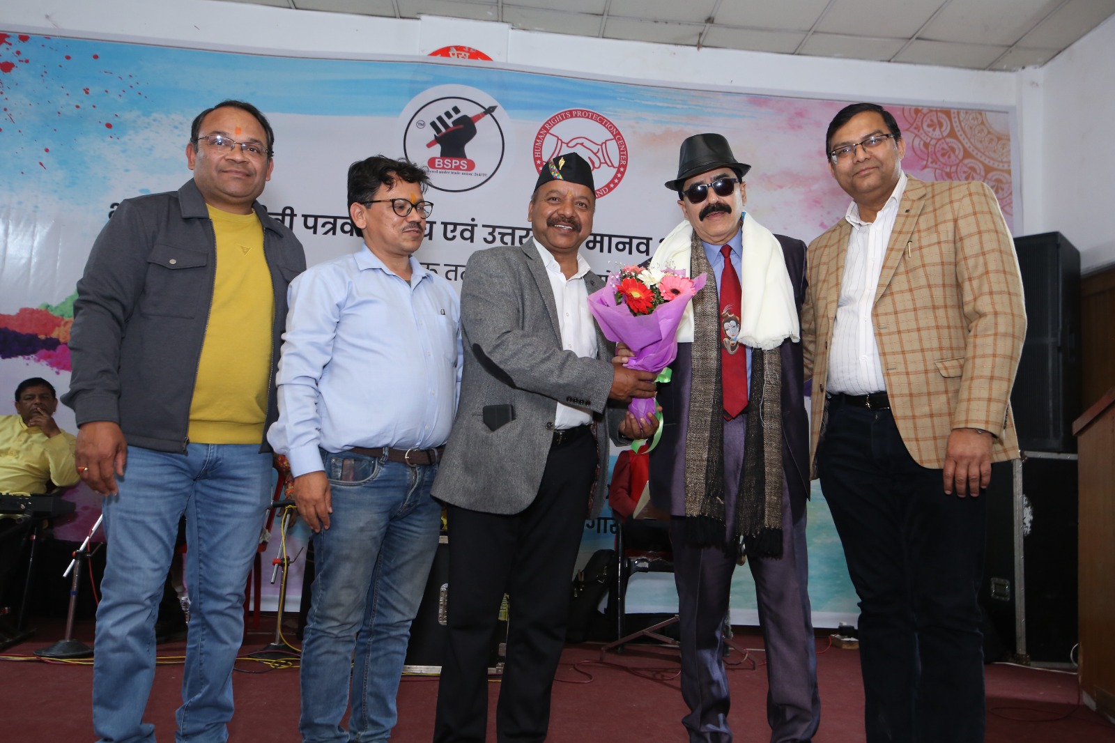 प्रेस क्लब देहरादून में होली मिलन समारोह धूमधाम से संपन्न, कुमाऊंनी खड़ी होली बनी आकर्षण का केंद्र