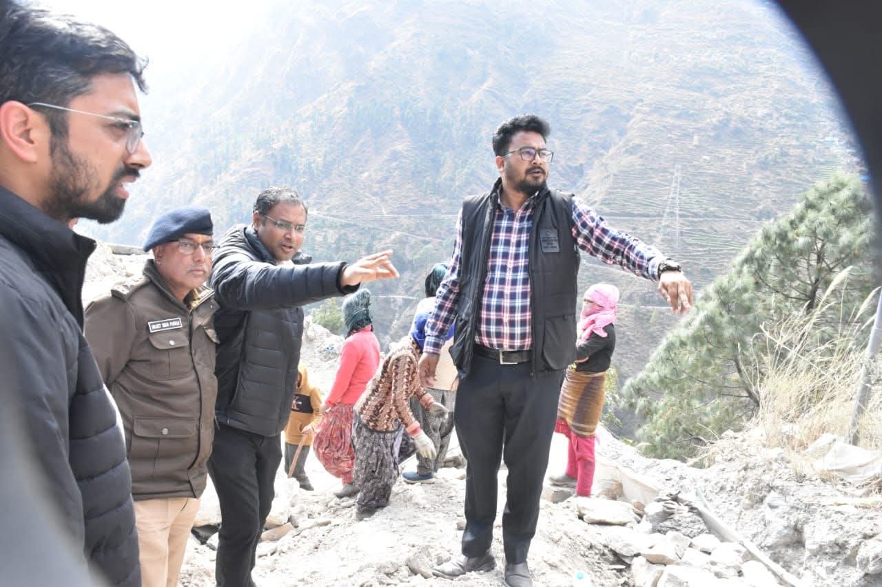 चारधाम यात्रा 2026: डीएम-एसपी ने कमेड़ा से बदरीनाथ तक किया हाईवे निरीक्षण, व्यवस्थाओं का जायजा लिया