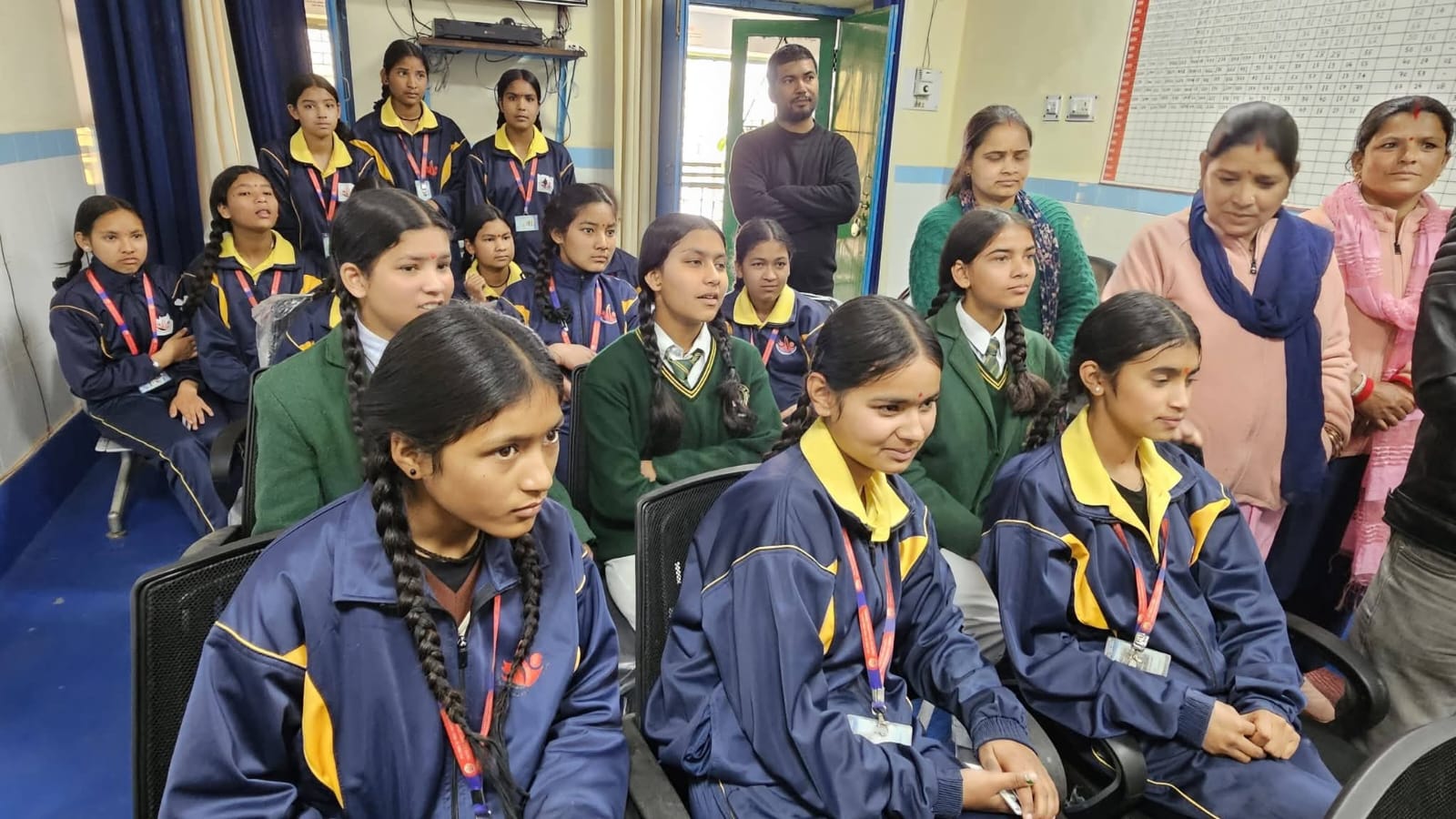 चमोली में सर्वाइकल कैंसर टीकाकरण अभियान का शुभारंभ, 19 बालिकाओं को लगा एचपीवी टीका