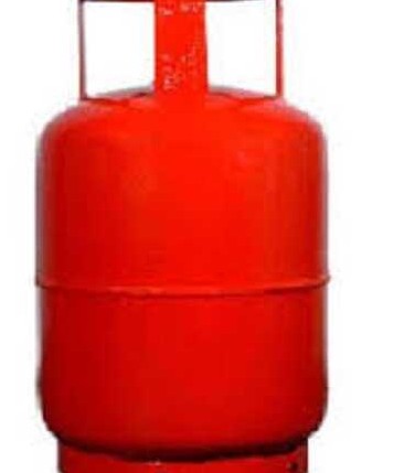 ऋषिकेश: गैस सिलेंडर से अवैध रिफिलिंग का भंडाफोड़, 146 सिलेंडर जब्त, आरोपी फरार