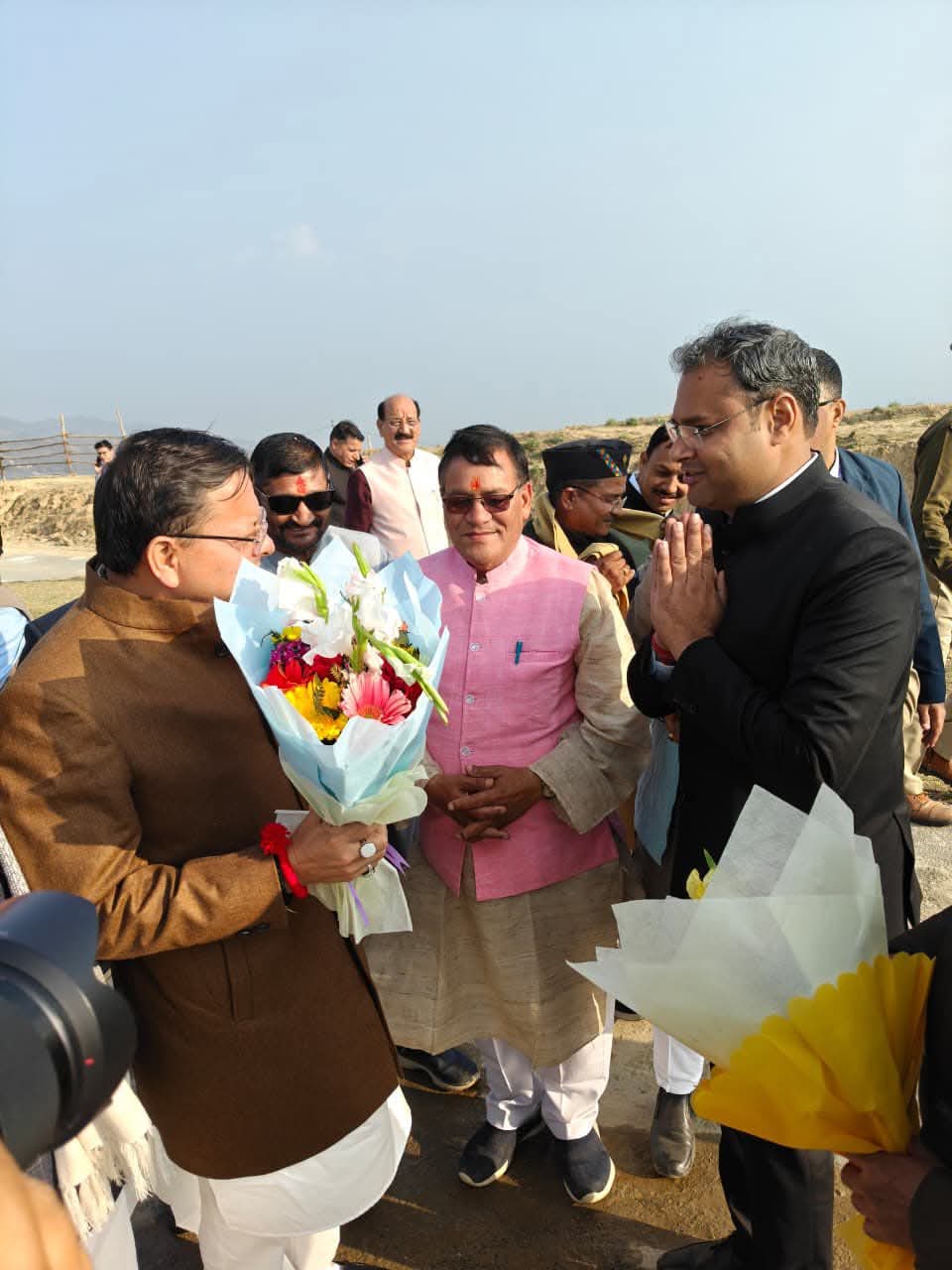 मुख्यमंत्री श्री पुष्कर सिंह धामी ने भराड़ीसैंण (गैरसैंण) में विधानसभा अध्यक्ष श्रीमती ऋतु खंडूड़ी भूषण से शिष्टाचार भेंट की।