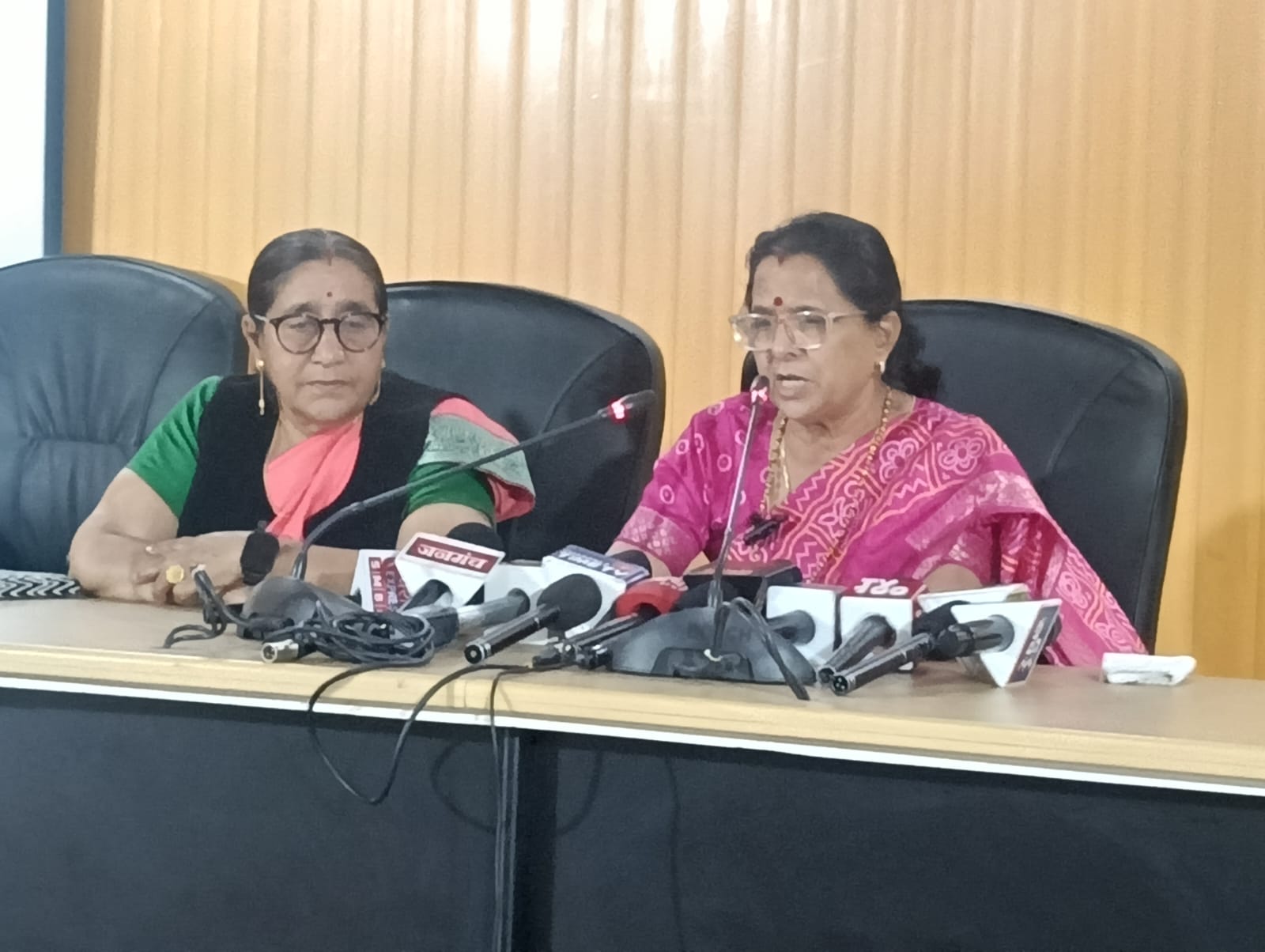 प्रदेश के 13 जनपदों में 13 मार्च तक होंगे ‘महिला जनसुनवाई’ कार्यक्रम