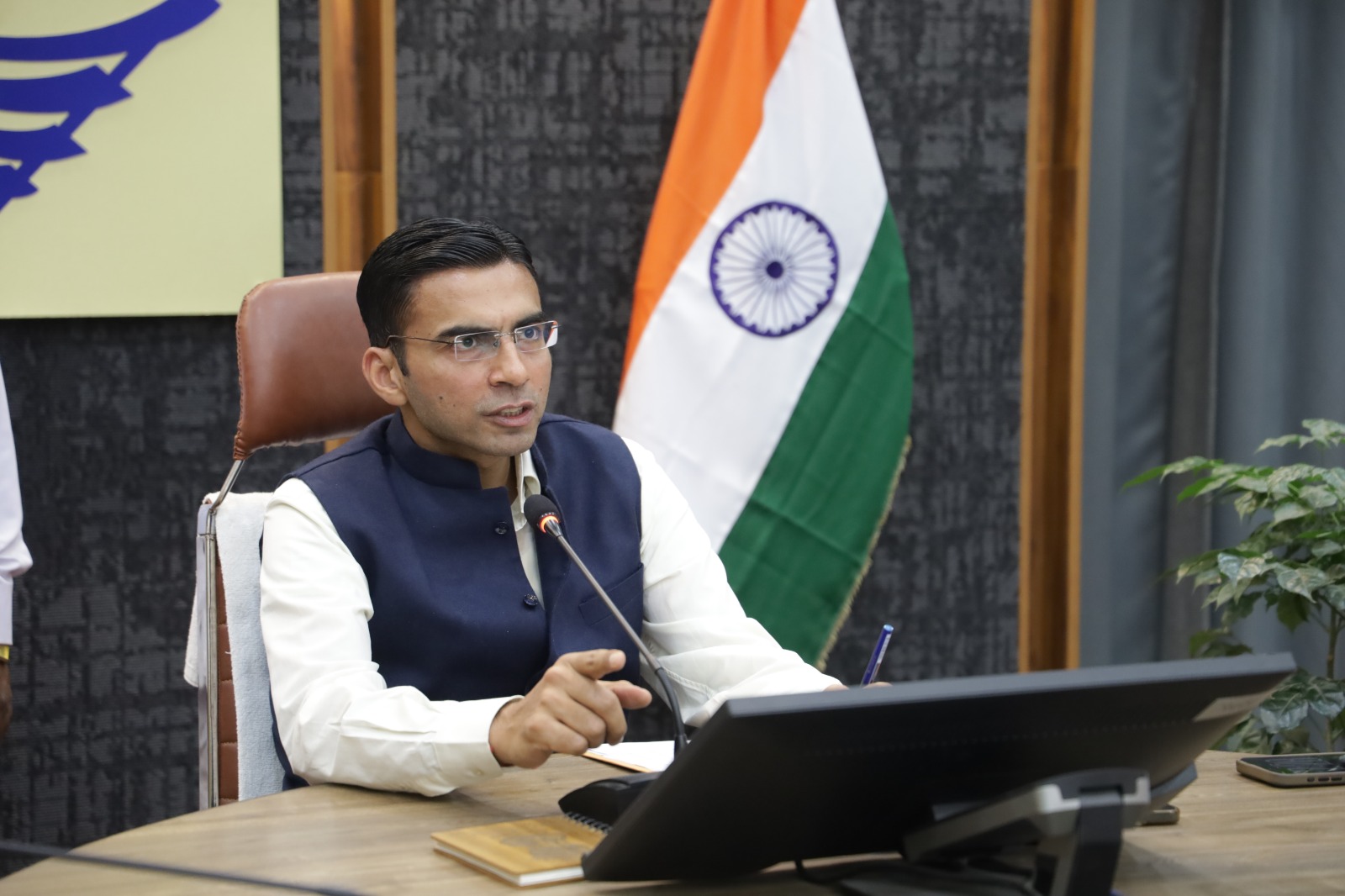 देहरादून: गैस कालाबाजारी पर डीएम सविन बंसल का शिकंजा, 72 एजेंसियां रडार पर