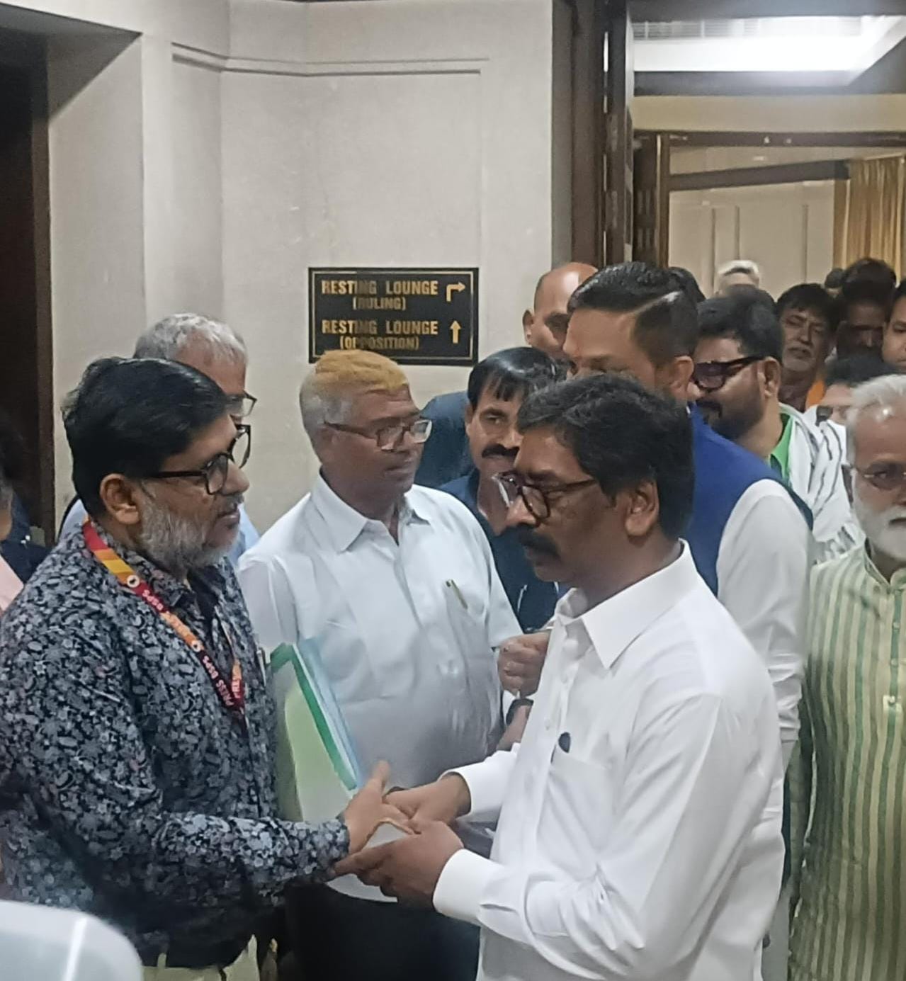 शाहनवाज हसन ने सीएम हेमंत सोरेन से की मुलाकात, पत्रकारों की समस्याओं के समाधान की मांग