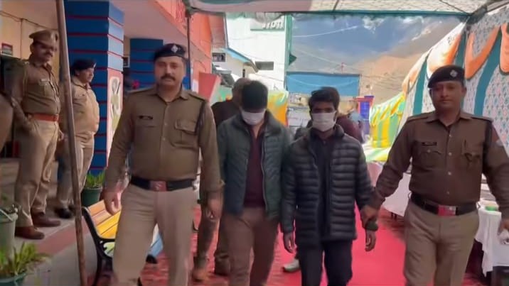चमोली: नकली ज्वैलरी पर फर्जी हॉलमार्क लगाकर ठगी करने वाले गिरोह का पर्दाफाश, दो गिरफ्तार