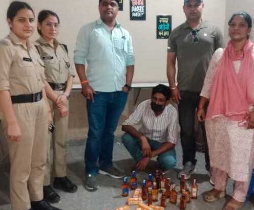ऋषिकेश: श्यामपुर में आबकारी टीम का छापा, रेस्टोरेंट संचालक अवैध शराब बेचते गिरफ्तार