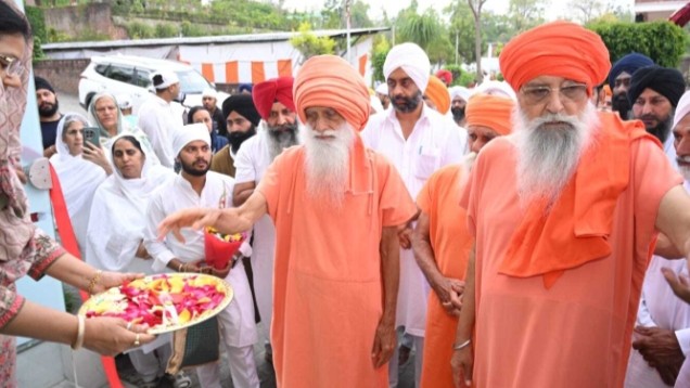 मानवता की सेवा में निर्मल आश्रम का बड़ा कदम: 18वें रक्तदान शिविर में 114 लोगों ने किया ‘महादान’