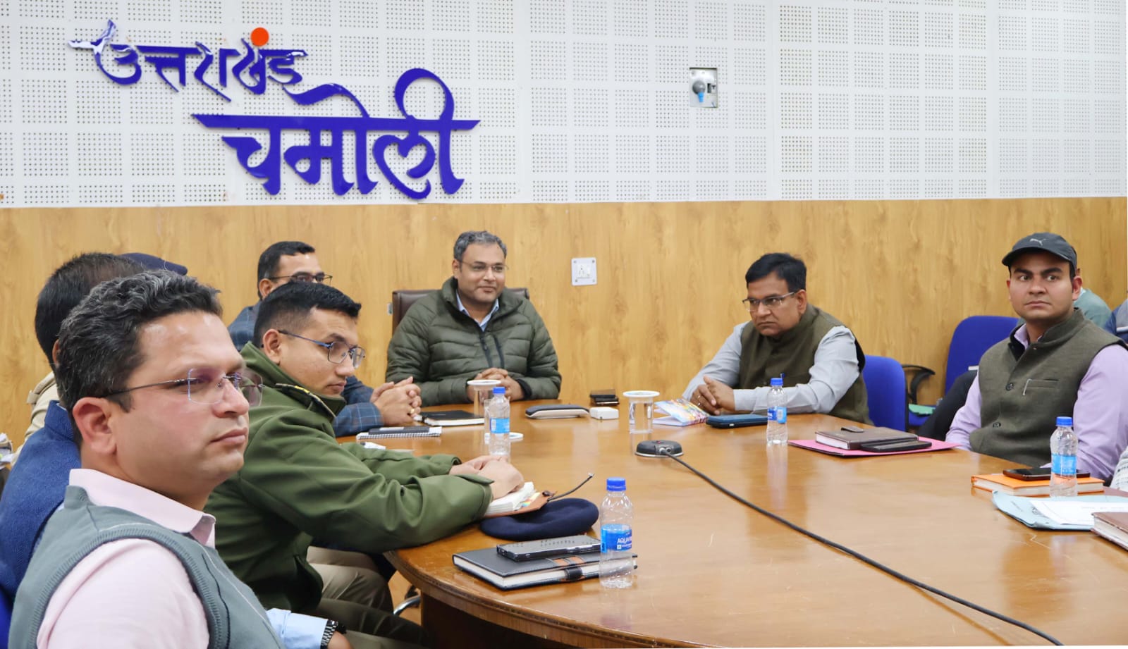 चारधाम यात्रा से पहले सड़कों की तैयारी: डीएम गौरव कुमार ने एजेंसियों को दिए सख्त निर्देश