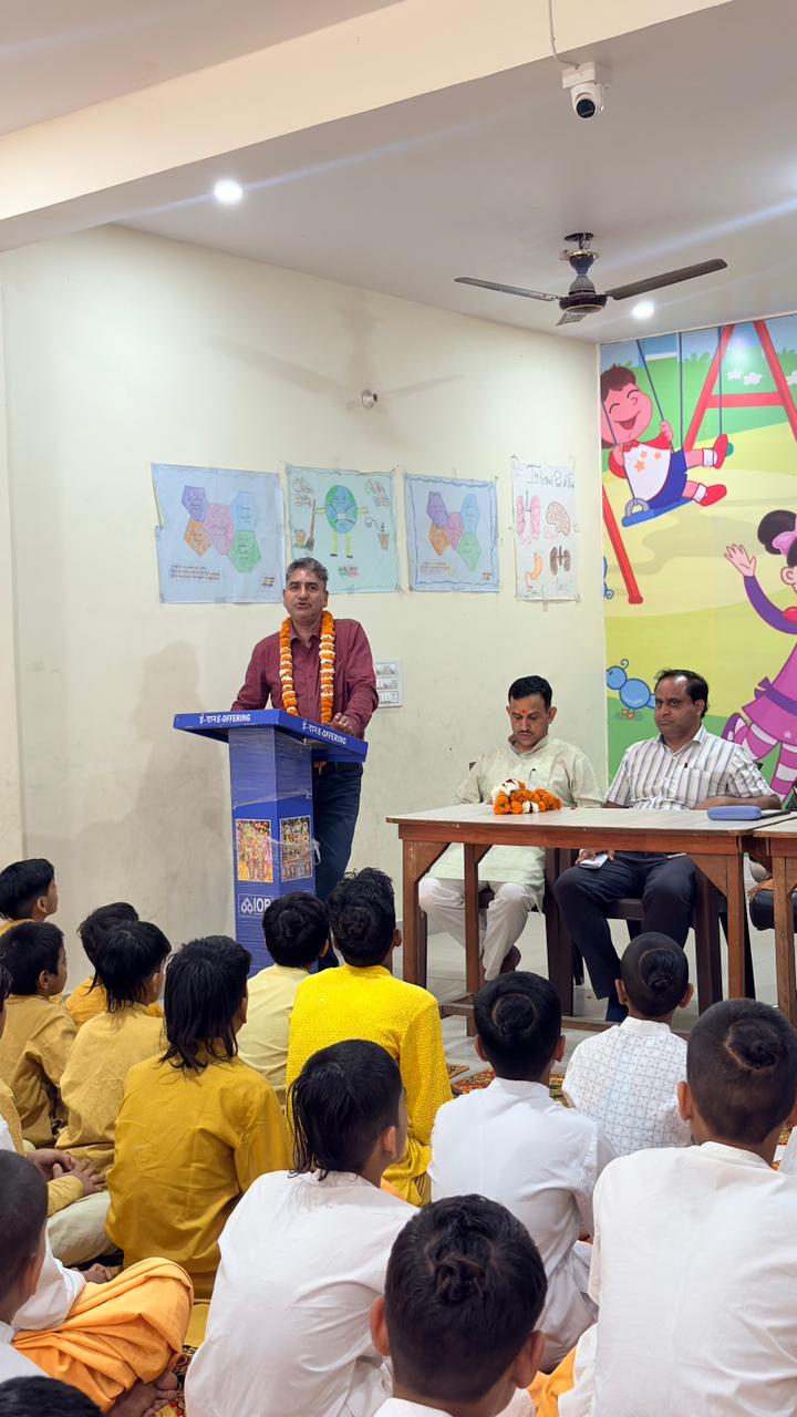 संस्कृत के छात्र भी बनेंगे IAS-PCS: ऋषिकेश में सचिव दीपक कुमार गैरोला ने किया संस्कृत विद्यालयों का निरीक्षण