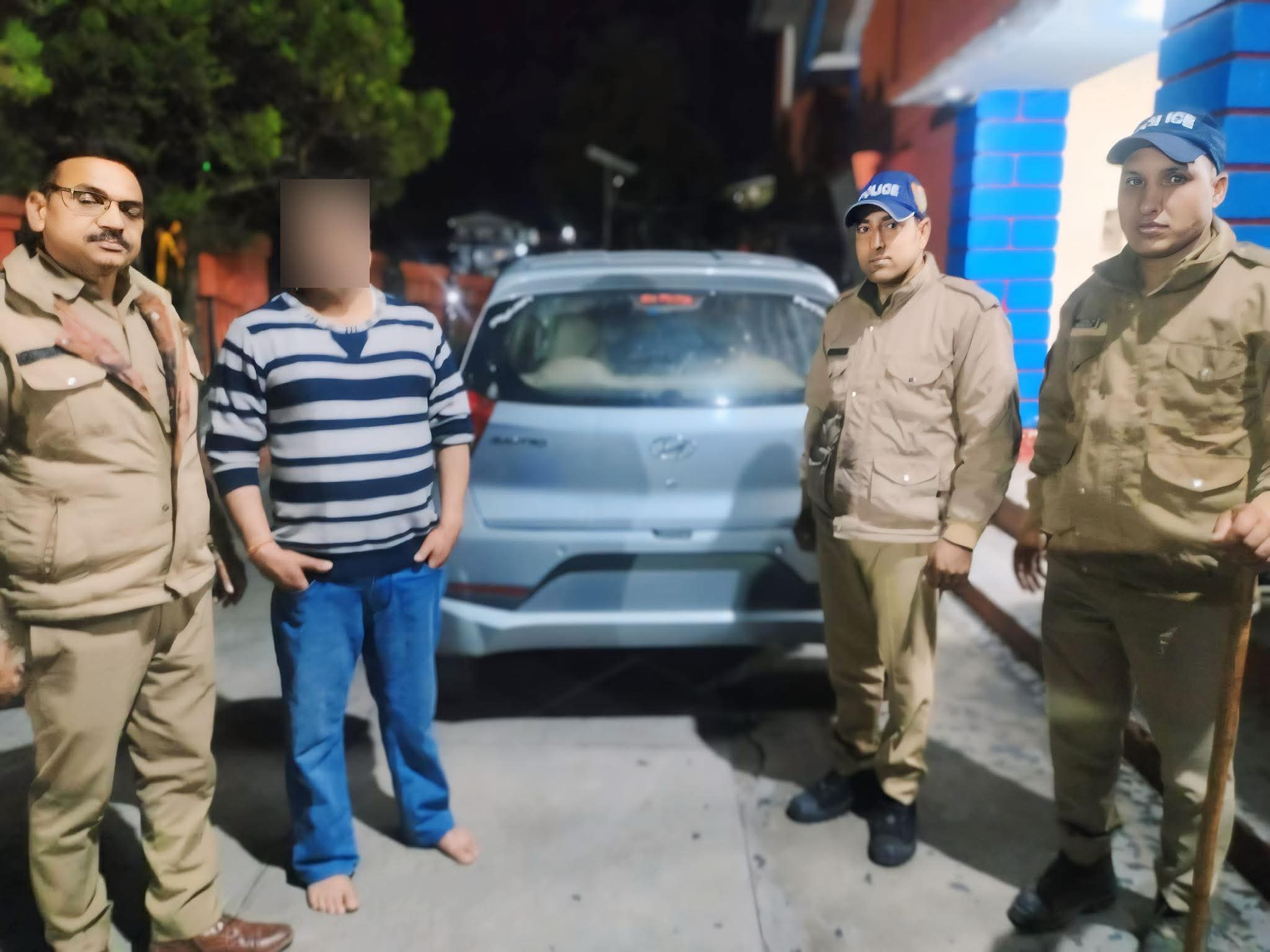 ज्योतिर्मठ: नशे में धुत ड्राइवर सड़क समझकर सीधे थाने में घुसा, कार सीज