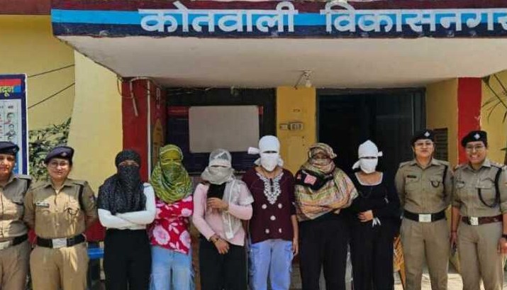 विकासनगर: ऑपरेशन प्रहार के तहत स्पा सेंटर में बिना सत्यापन महिलाओं को रखने पर कार्रवाई