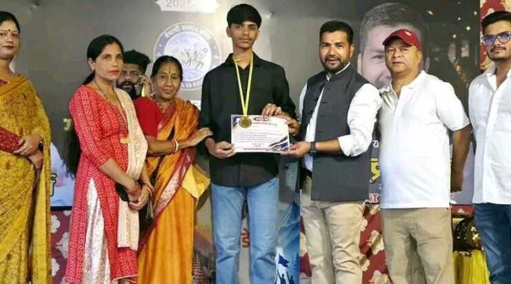 ऋषिकेश: मेधावी सम्मान संगम 2026 में CBSE व उत्तराखण्ड बोर्ड के मेधावी छात्र हुए सम्मानित