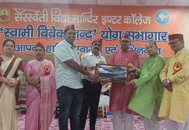 ऋषिकेश: सरस्वती विद्या मंदिर में छात्र संसद एवं कन्या भारती का शपथ ग्रहण समारोह संपन्न