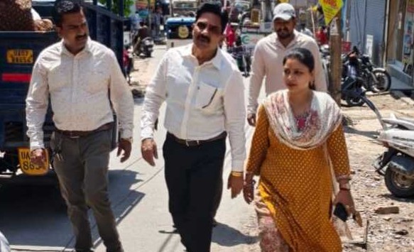 ऋषिकेश: मायाकुण्ड मार्ग की बाधा बने बिजली के खंभे हटाने का कार्य शुरू