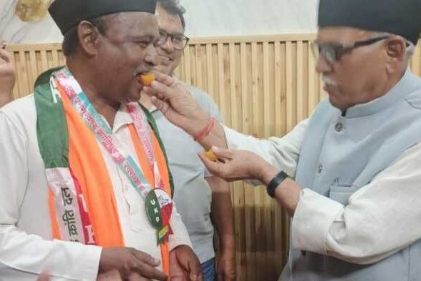 देहरादून: पूर्व मेयर प्रत्याशी दिनेश चंद्र मास्टरजी उत्तराखण्ड क्रांति दल (UKD) में शामिल