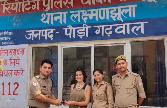 ऋषिकेश: पराग्वे की महिला पर्यटक का खोया iPhone पुलिस ने चंद घंटों में ढूंढ निकाला