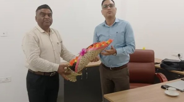 ऋषिकेश: बीकेटीसी के नए वित्त नियंत्रक हेम कांडपाल ने संभाला कार्यभार
