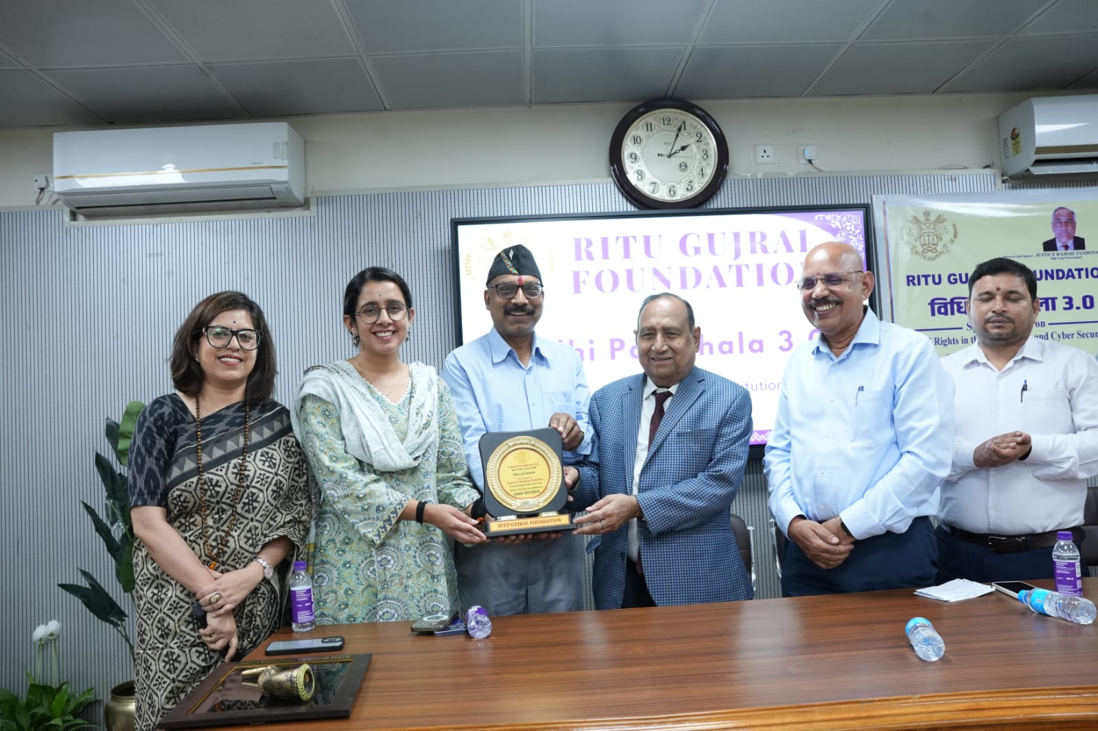 देहरादून: ऋतु गुजराल फाउंडेशन ने ‘विधि पाठशाला 3.0’ का किया आयोजन, डिजिटल अधिकार और साइबर सुरक्षा पर मंथन