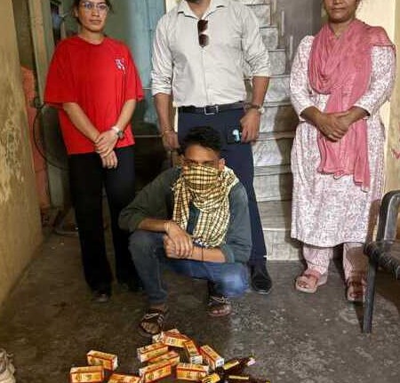 ऋषिकेश: आबकारी टीम ने चंद्रेश्वर नगर में अवैध शराब के खिलाफ छापेमारी की, 25 पाउच व 7 पव्वे बरामद